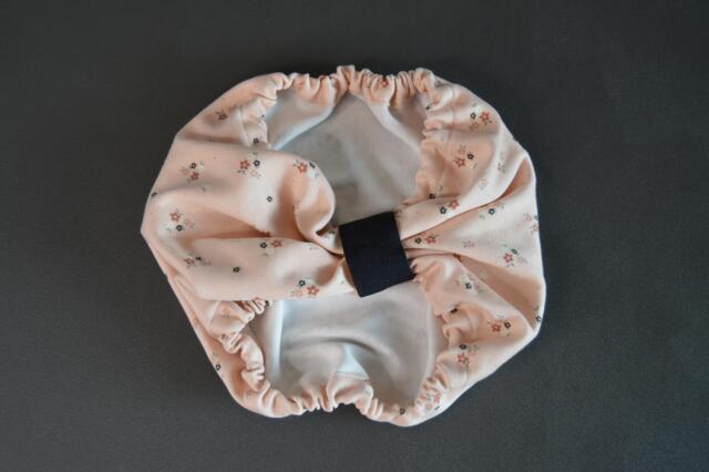 Snoods / ørebeskytter ( Pudderfarvet m. blomster, Stor størrelse )