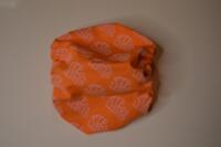 Snoods / Ørebeskytter ( Orange m tekst "Tread lightly" )